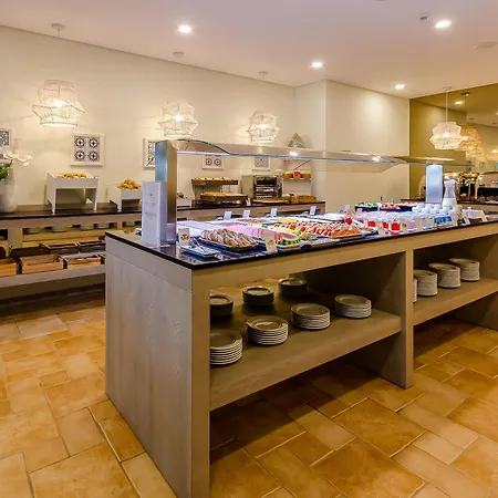 アパートホテル Turim Estrela Do Vau 4*